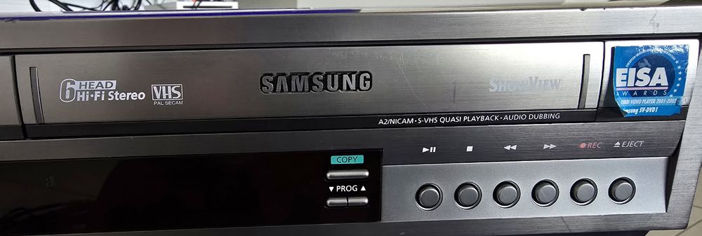 Magnetoscope VHS Pal/Secam GRUNDIG GV 7300
