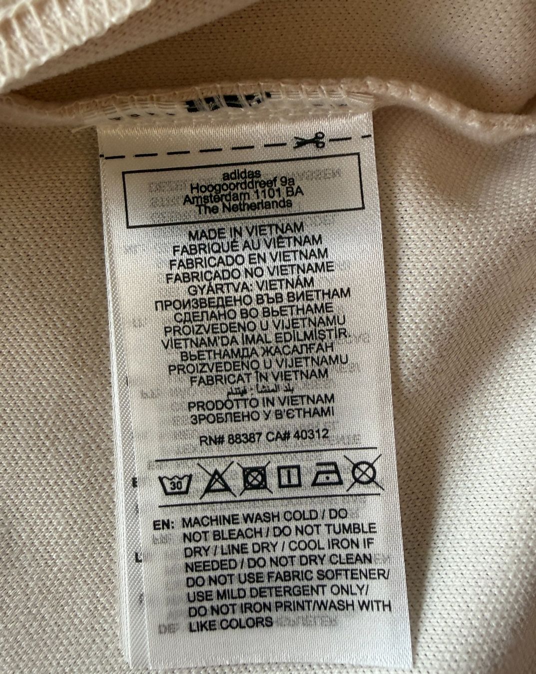 Adidas Giacche: Adidas - Classic TT Zipper / S – Nuovo e nell'imballaggio originale da Basel venduto da Mezze 7