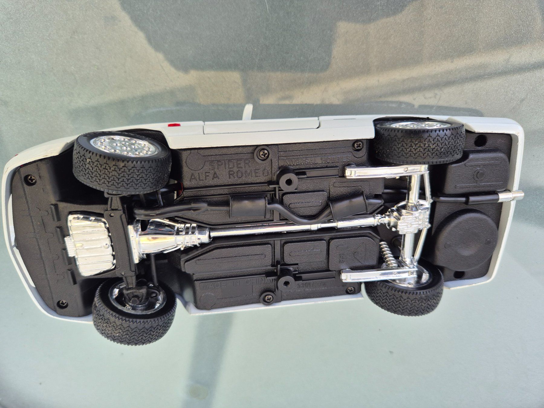Alfa Romeo Modellini d'auto: Alfa Romeo Spider von Universal Hobbies 1:18. – Usato da Oberbuchsiten venduto da laffite54 8