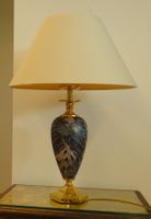 Tischlampe mit einem auf Porzellan bemalten Kunstwerk (S209)