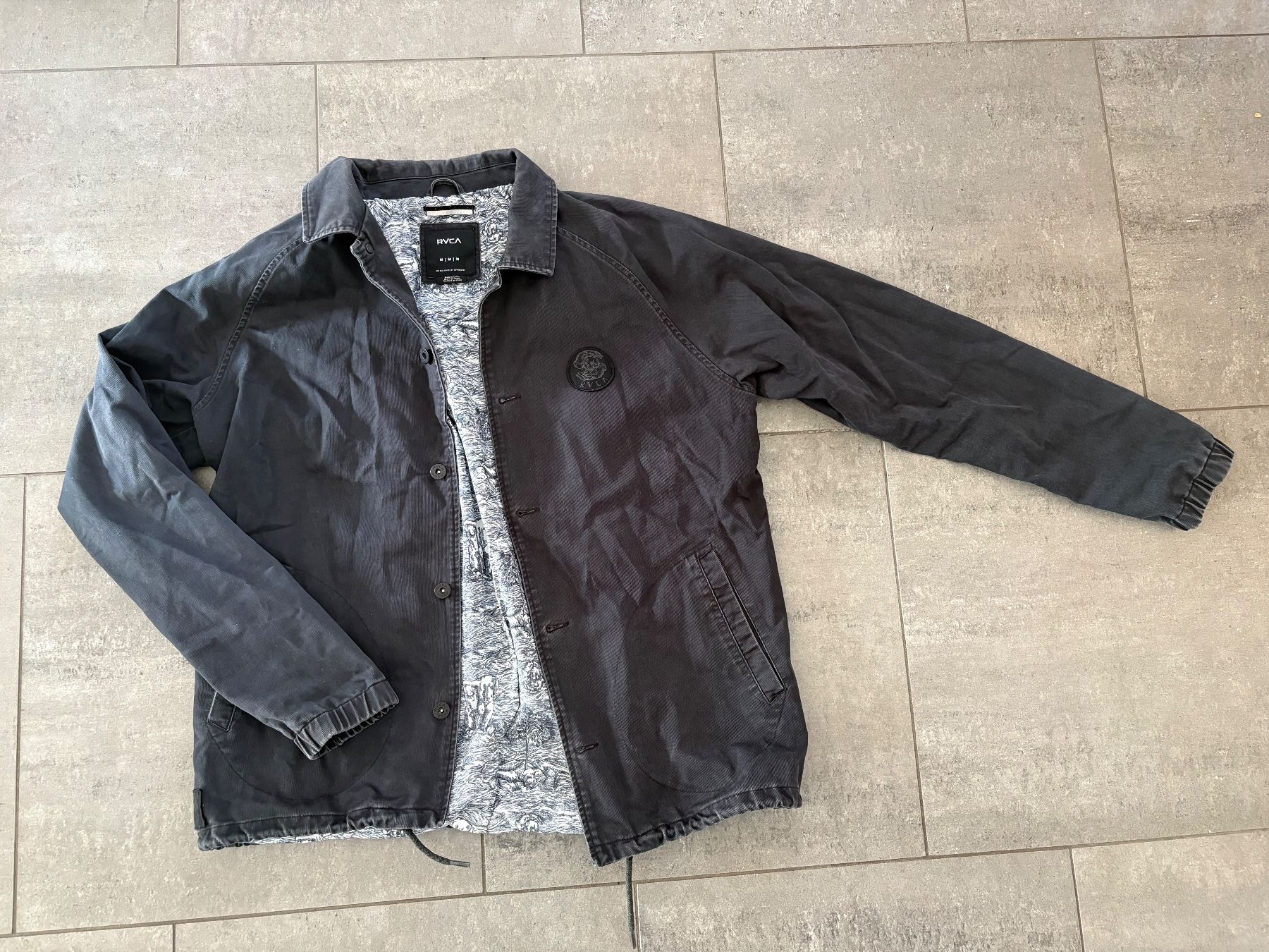 RVCA Giacche: Frühlingsjacke von RVCA – Usato da Binningen venduto da Dorlaa