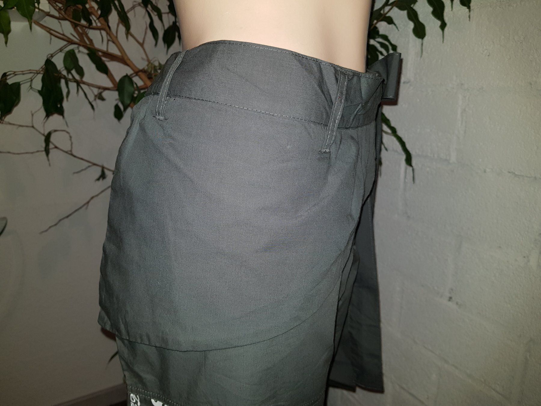 Hosen: RAINBOW Pantalon / Hose taille / Grosse 48 EUR – Gebraucht aus Cossonay-ville von Super-Price-Quality 3