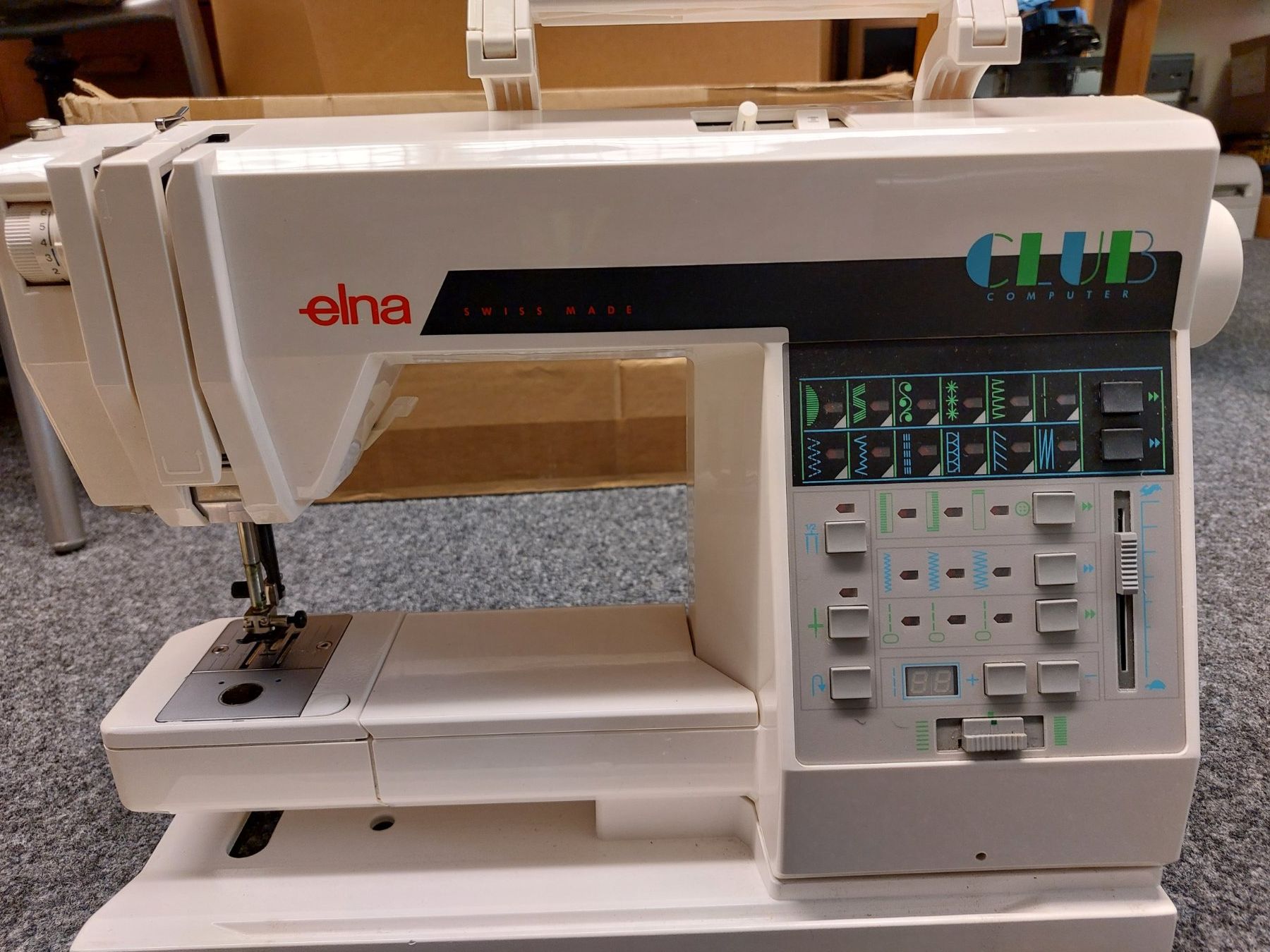 Elna Macchine da cucire: Nähmaschine Elna Computer 500 – Usato da Schmitten venduto da Renistern68