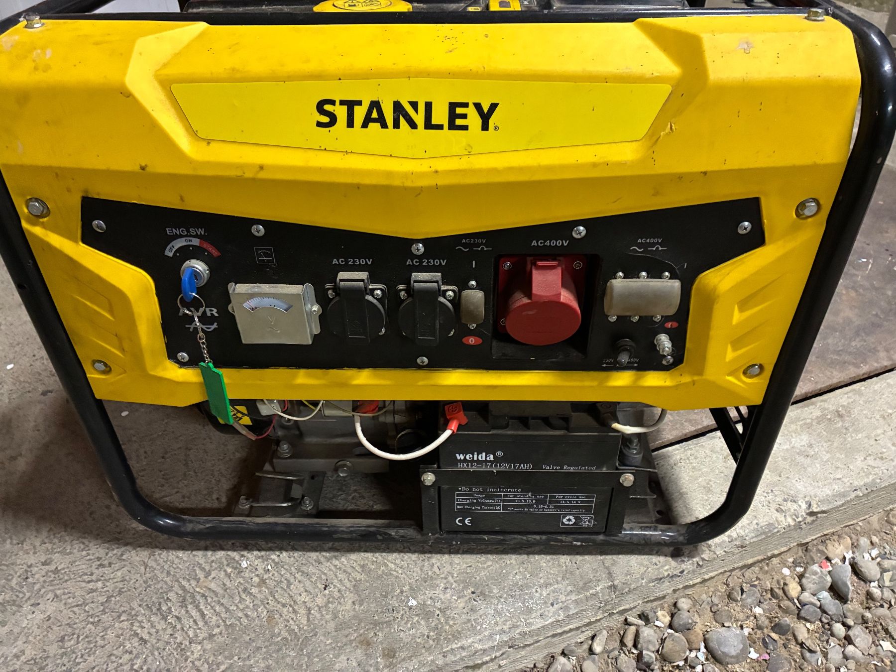 Stanley Générateurs de courant: Stanley SG 6500B Basic - Benzin Stromgenerator – Défectueux à Oberuzwil par offroader5