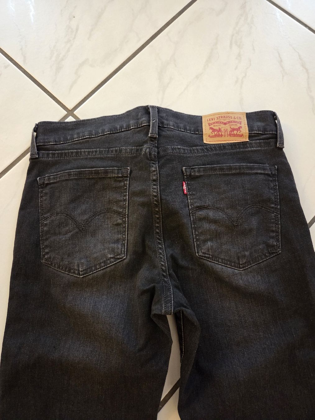 Levi's Jeans: Levi's Jeans – Nuovo (secondo la descrizione) da Schlattingen venduto da nicohu 1