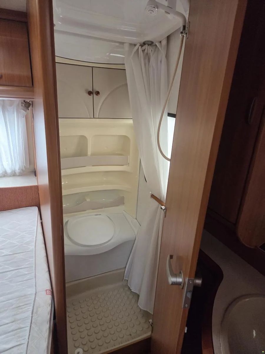 Hobby Camping Fahrzeuge: Wohnwagen Hobby 410 SFE excellent automover – Gebraucht aus Kaltenbach von Piantoni 8