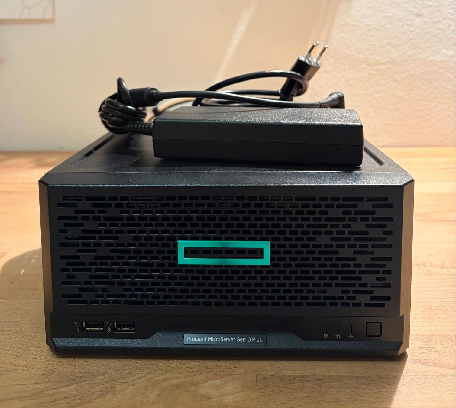 Hewlett Packard Server: Serveur HP ProLiant MicroServer Gen10 Plus - Parfait état – Usato da Biel/Bienne venduto da van_halen25