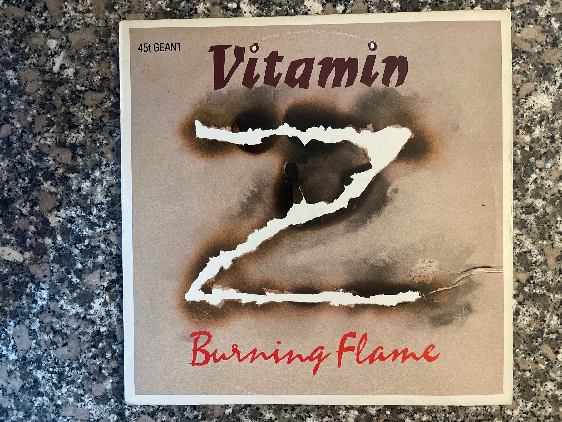 Vinyles: A108/Vitamin Z - Burning Flame – D'occasion à Frutigen par Philippe_jsp