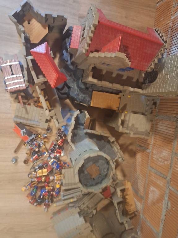 Jouets: Playmobil Ritterburg – D'occasion à Zuoz par Nocino01 2