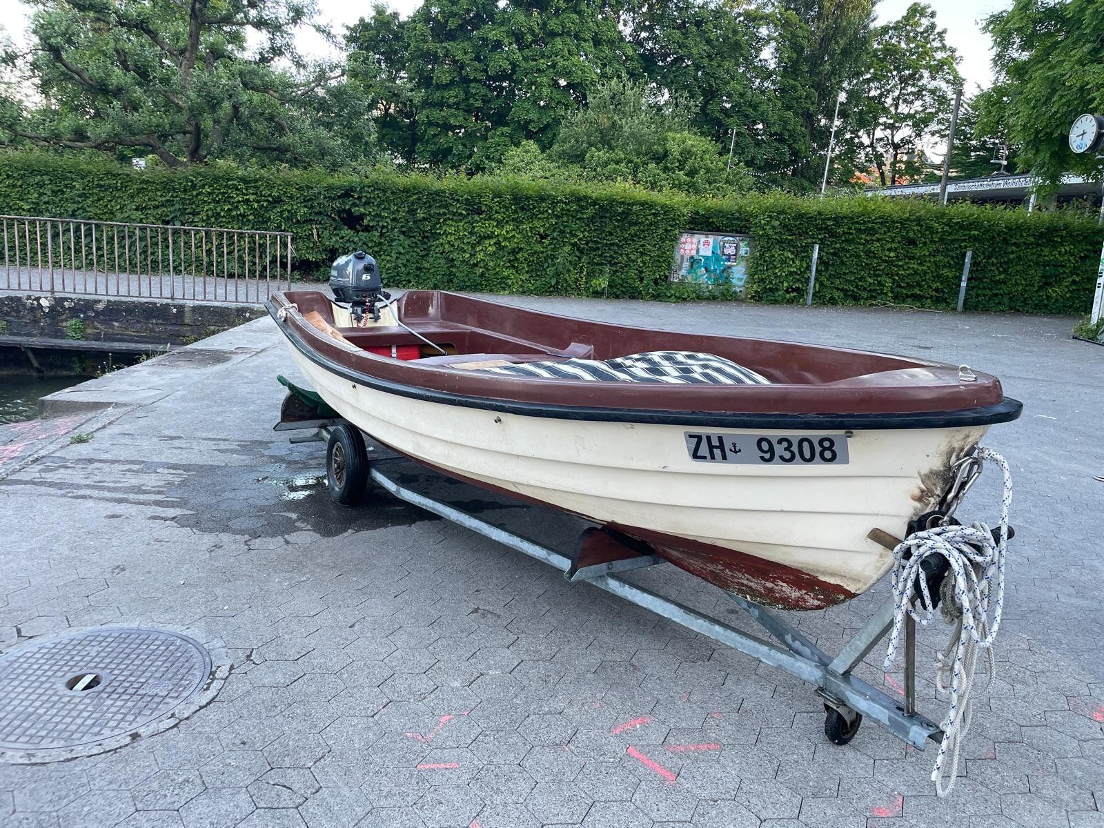 Yamaha Boote: Motorboot aus GFK mit Yamaha 6 PS Motor – Gebraucht aus Zürich von myf_rx75 1