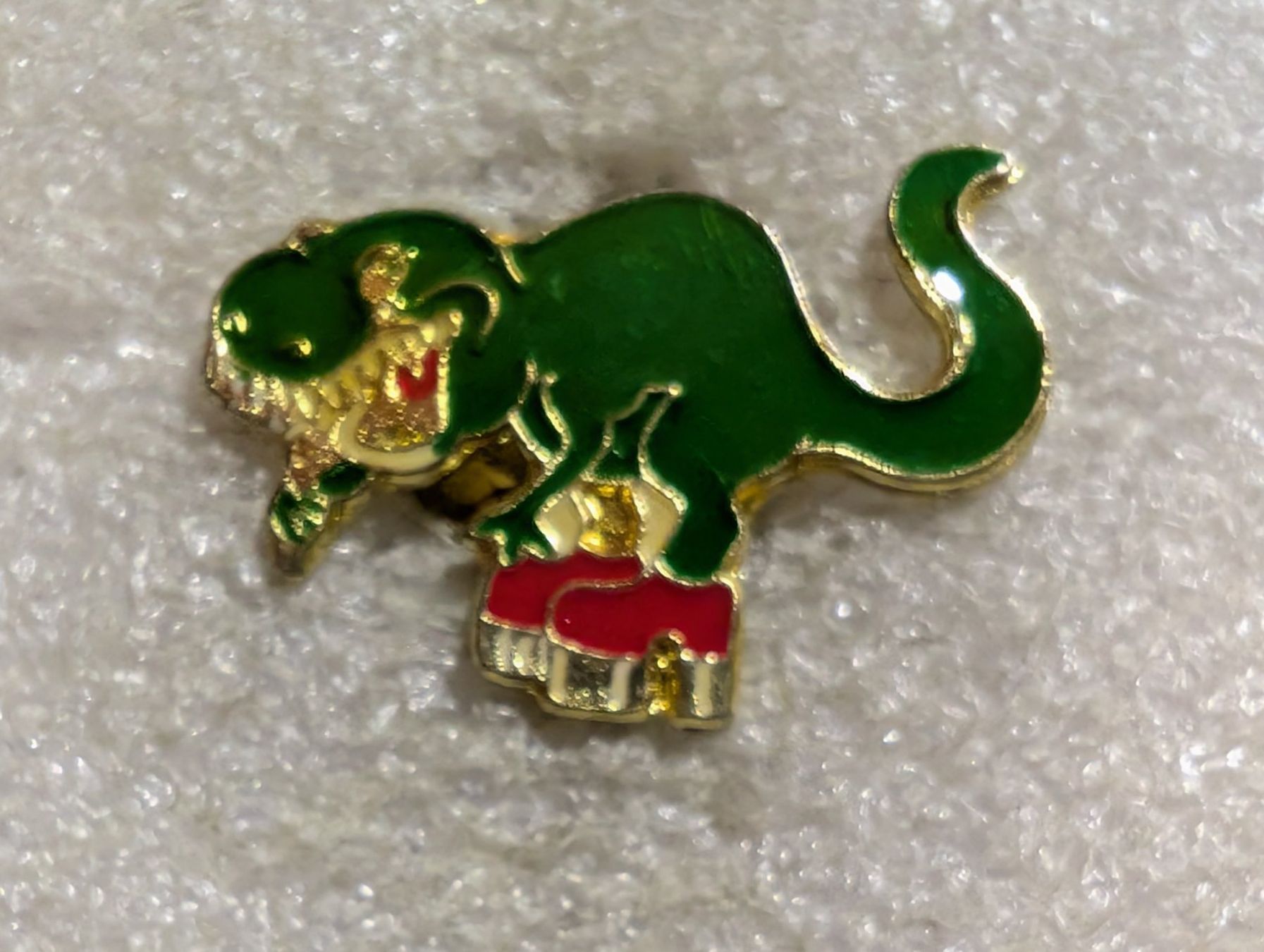 Plaketten & Abzeichen: Ansteckpin 40: Dinosaurier – Gebraucht aus Oppligen von Pin-Fall-Shop