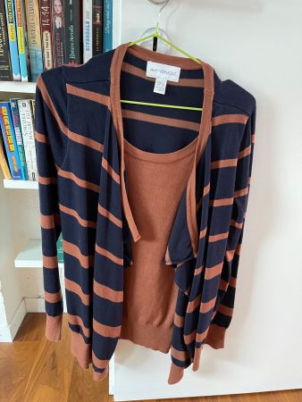 Ensemble cardigan rayé bleu marine et marron – Taille 38