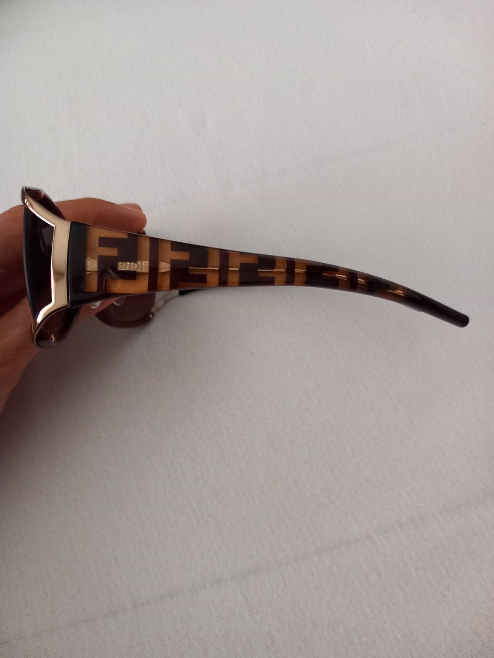 Fendi Occhiali & Lenti: FENDI lunettes de soleil – Nuovo (secondo la descrizione) da Le Grand-Saconnex venduto da Rgt87 3