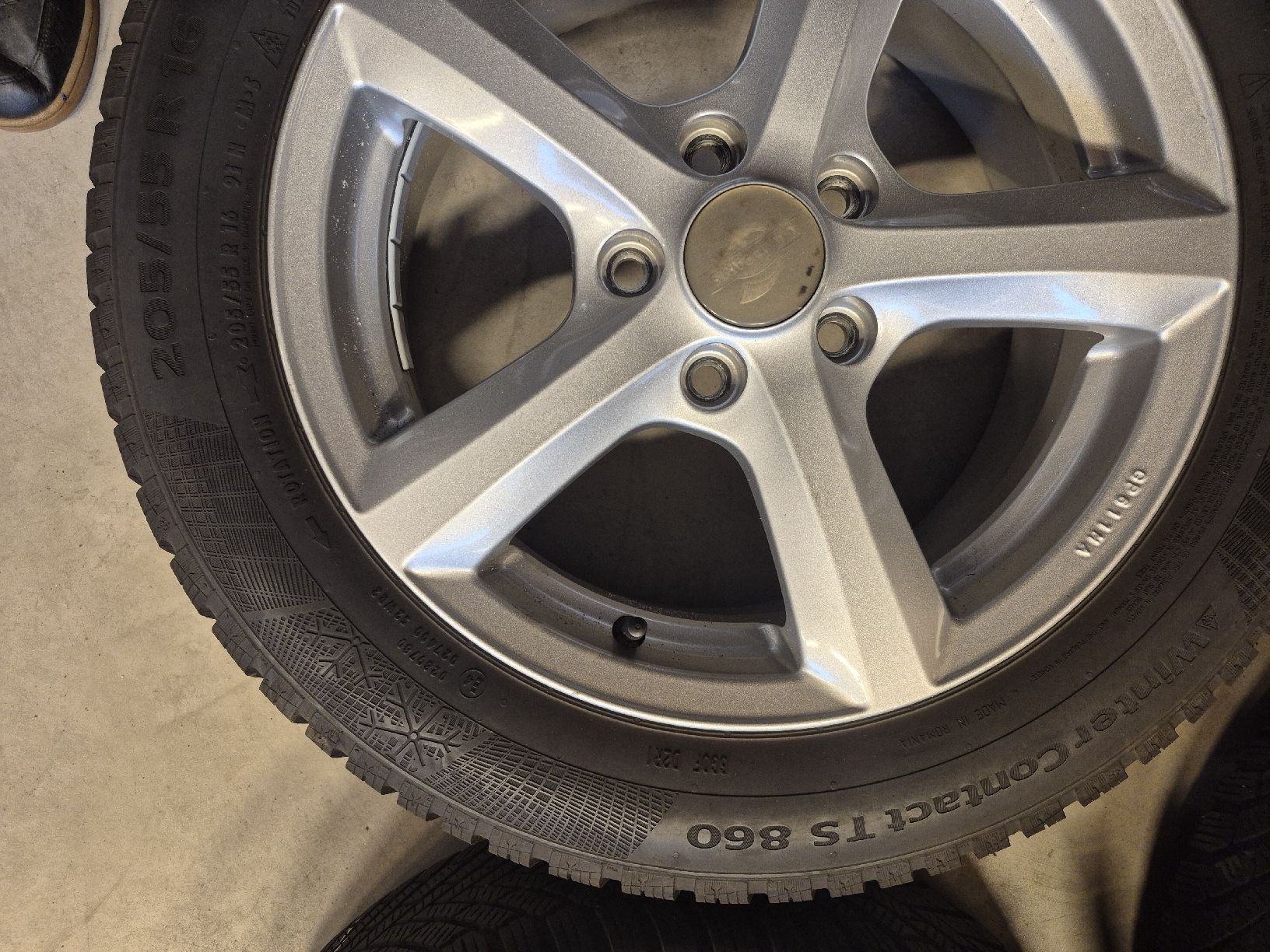 Pneumatici & Ruote complete: Vw Golf 7 Winterräder – Usato da Oberuzwil venduto da Auto-Hilber 2
