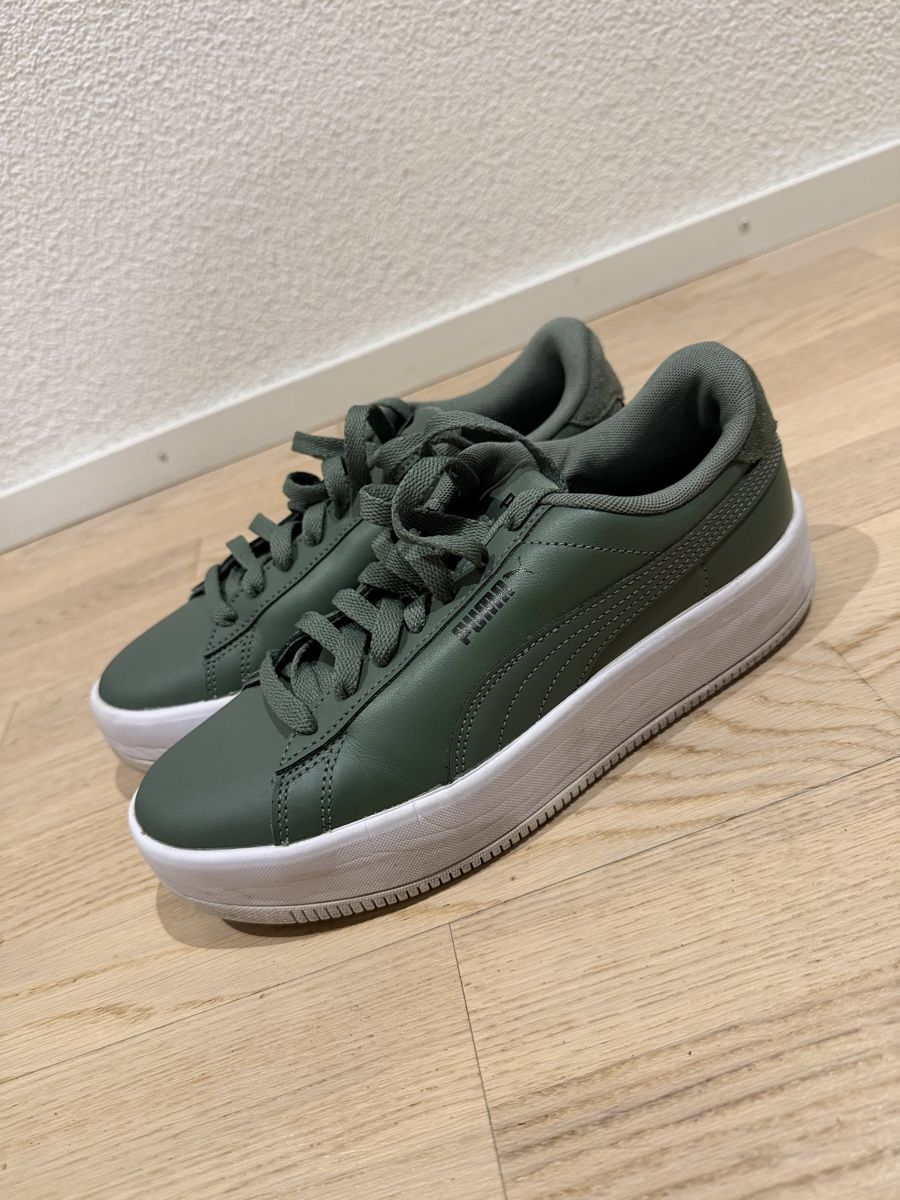 Puma Scarpe da donna: Puma Sneaker dunkelgrün Grösse 38 – Usato da Liestal venduto da Dri.Ma 1