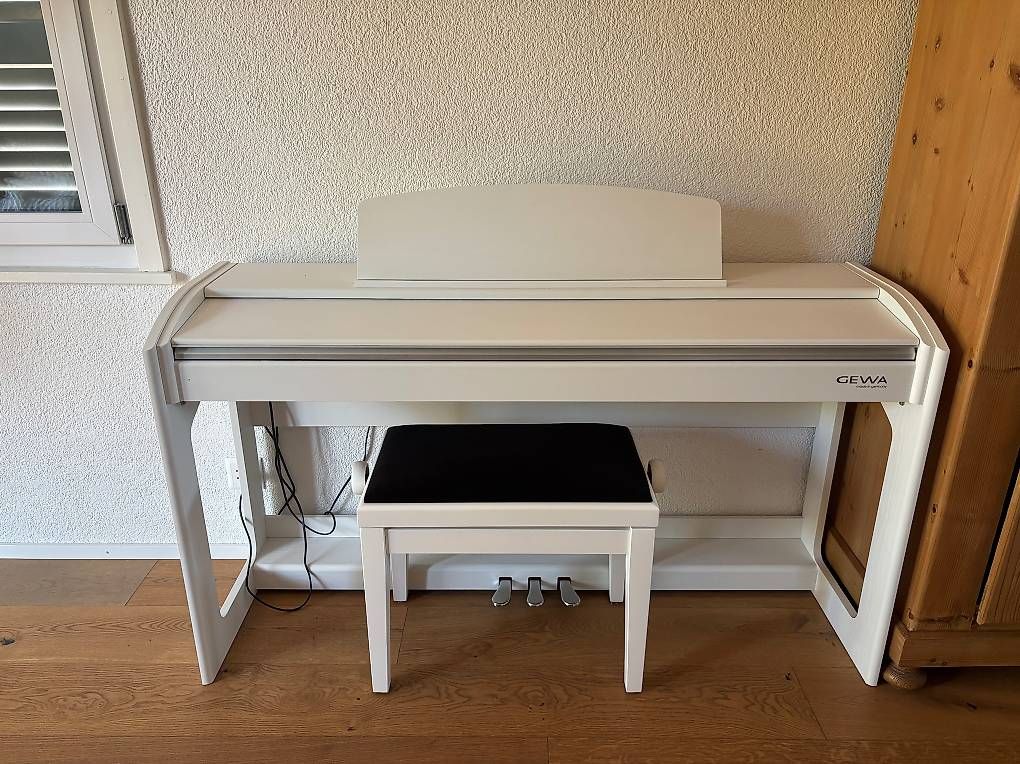 Instruments de musique: GEWA Digitalpiano DP 340 weiss matt – D'occasion à Kreuzlingen par Brauni2010