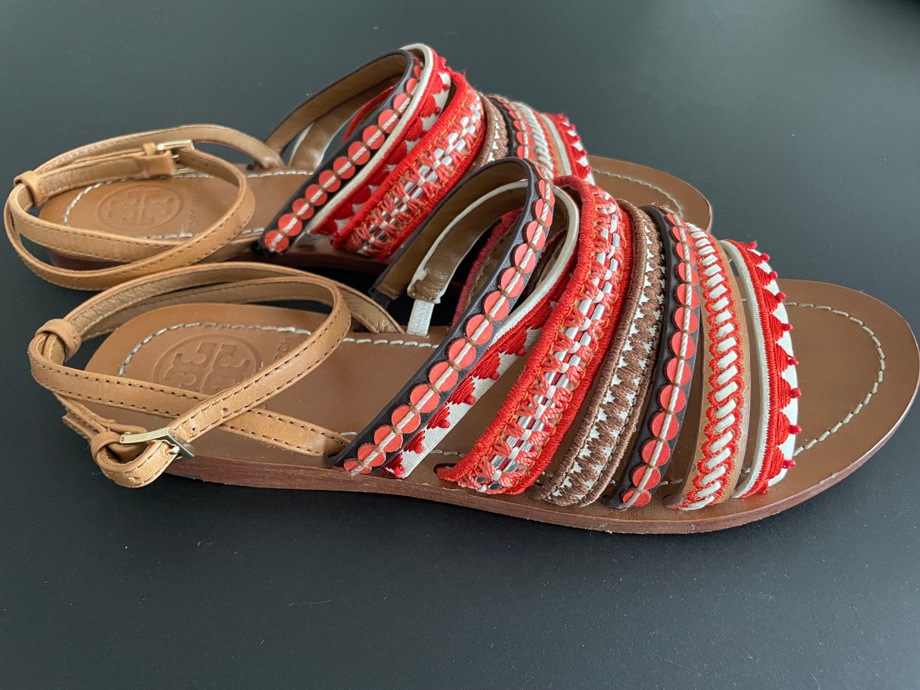 Tory Burch Chaussures femmes: Römersandalen Tory Burch – D'occasion à Oftringen par Noemi04 2