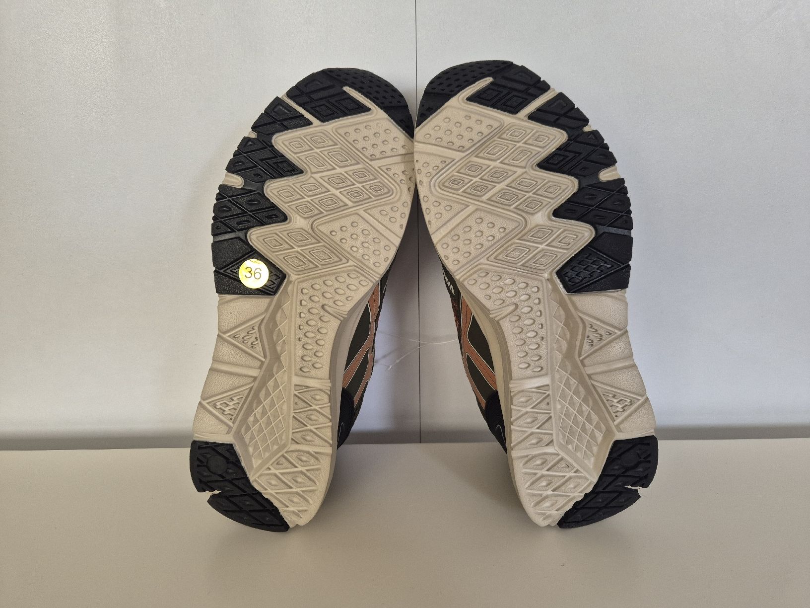 Scarpe da uomo: Atrium Turnschuhe / Sneaker 36 NEU – Nuovo e nell'imballaggio originale da Meggen venduto da Orrinka20 3