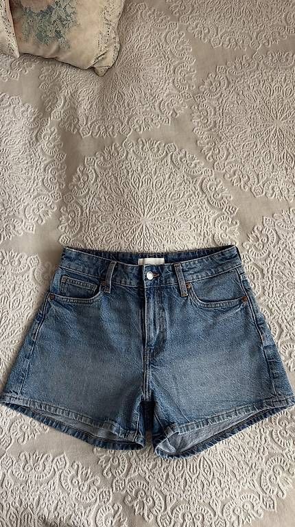 Jeans: Jeansshorts  – Usato da Hünenberg See venduto da Schulers