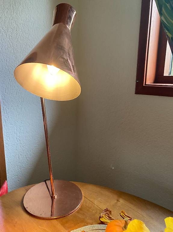 Lampade: Lampe de bureau, chevet ou salon – Usato da Essertines-Yverdon venduto da RNU11