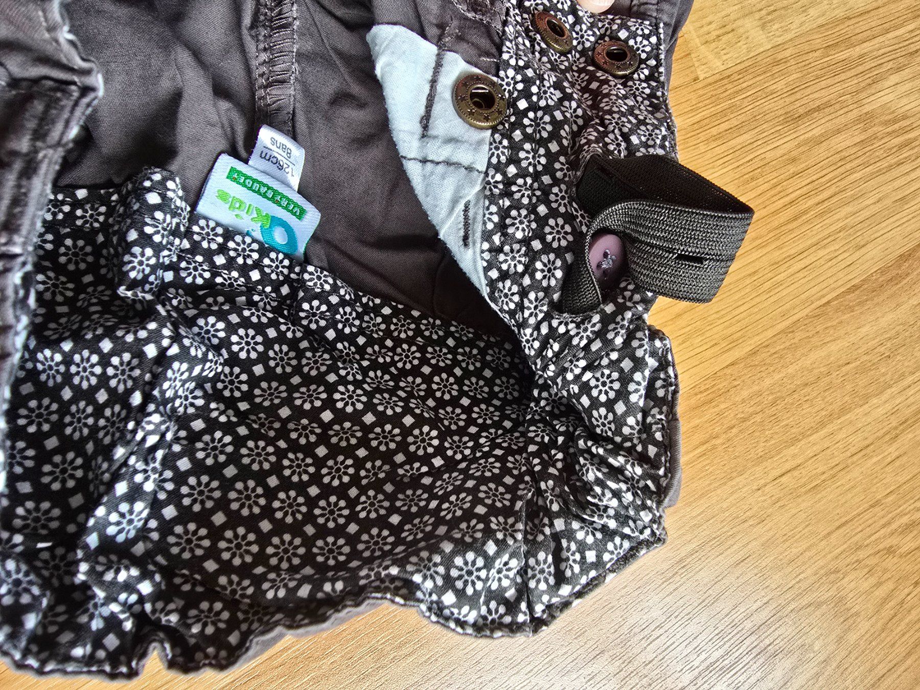 Pantaloni: Dreiviertelhose Gr. 126 – Usato da Büttikon AG venduto da Amineah 1