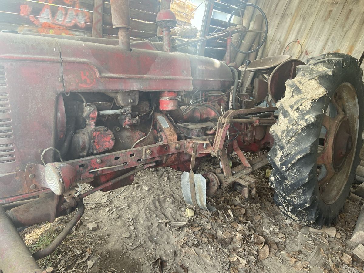 Trattori: Farmall H – Difettoso da Gurmels venduto da T7.220