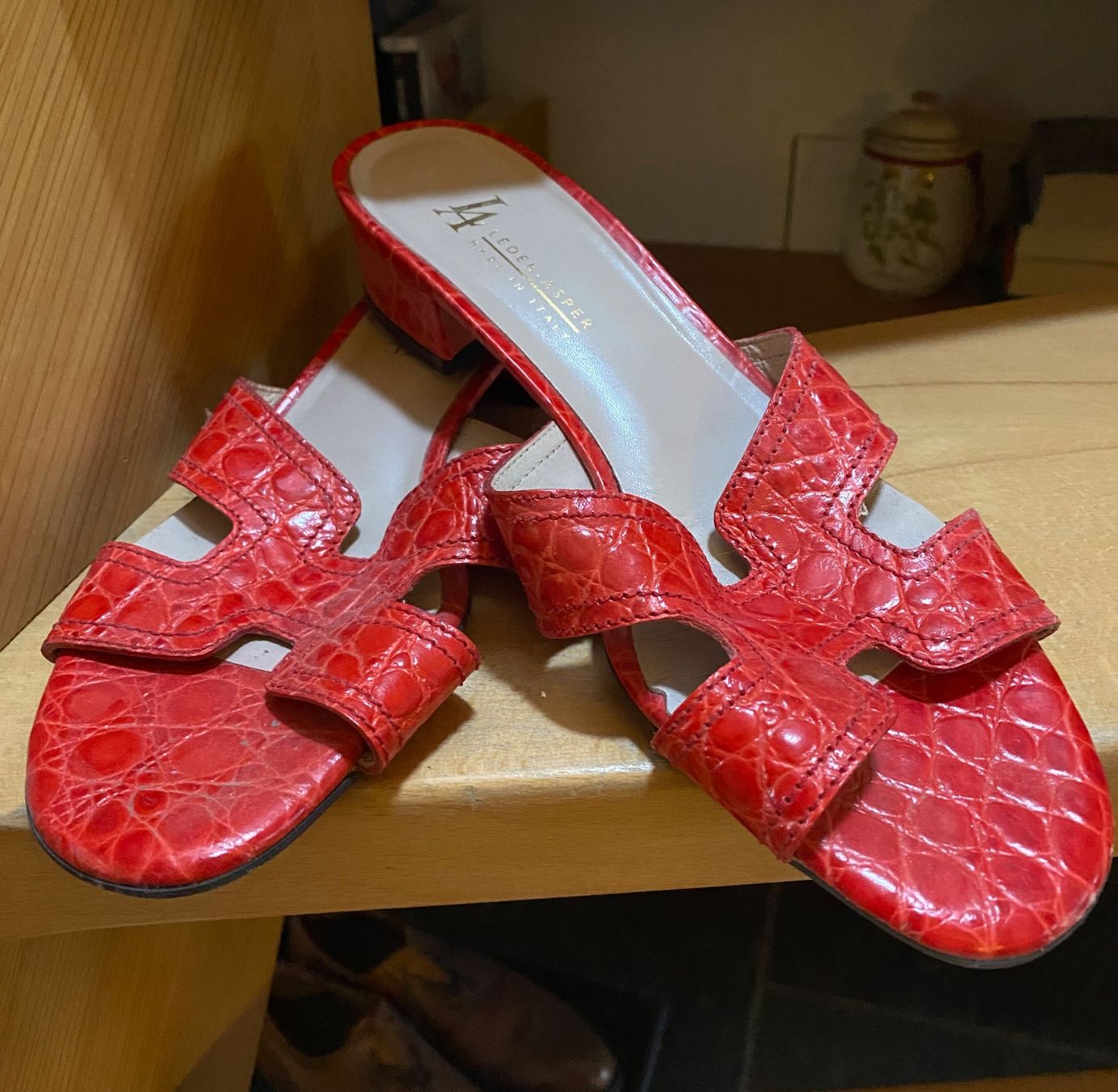 Scarpe da donna: Sandale Leder Asper rot Grösse 40 – Usato da Russikon venduto da Honolulu-2019