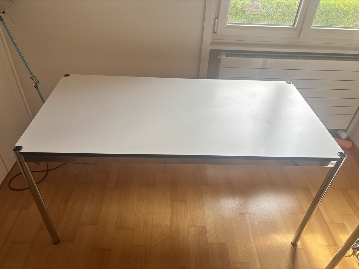Scrivanie: Bureau USM Haller design épuré. – Usato da Romanel-s-Lausanne venduto da Martinez_29 2