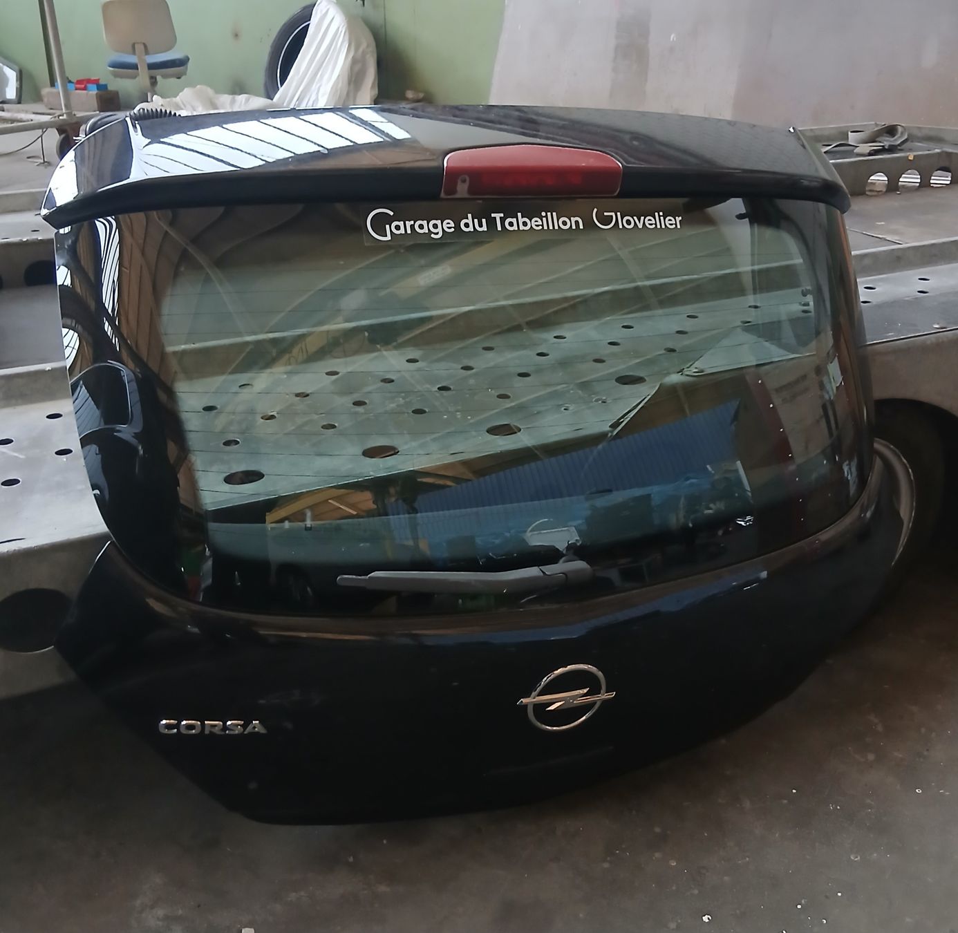 Opel Tutti pezzi di ricambio auto: Hayon Opel Corsa D – Usato da la heutte venduto da Auto-stock