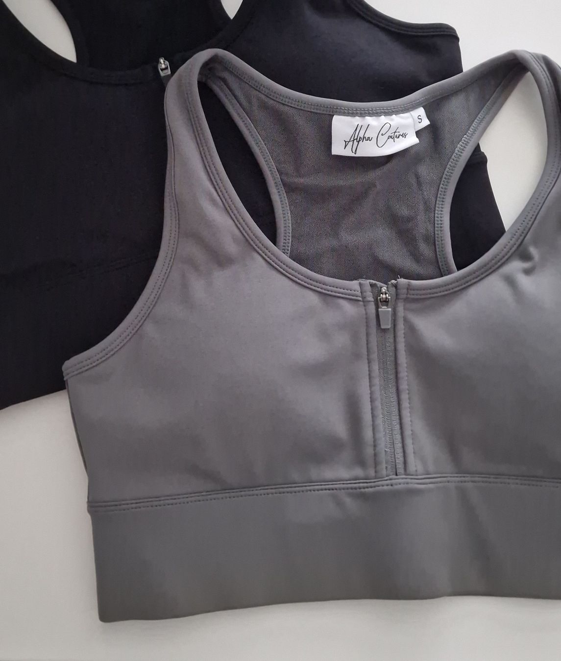 Tops: 2× Sport Bra Alpha Coutures – Neuf (Voir description) à Romanshorn par JessiO