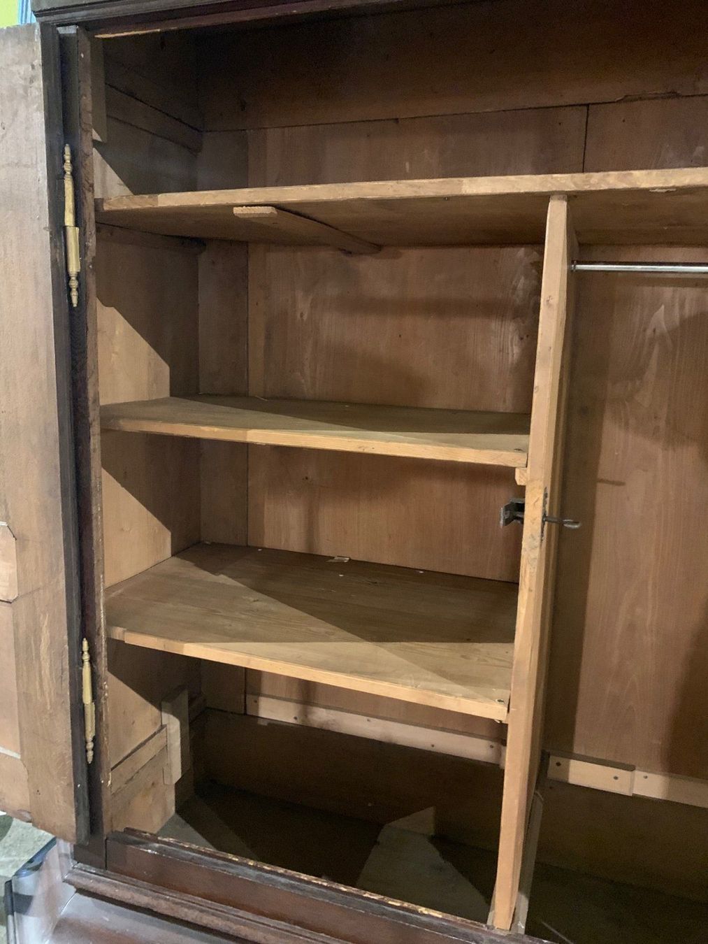 Schränke: Ein sehr alter Schrank / Kasten in Eiche – Gebraucht aus Wallisellen von zappenduster 5