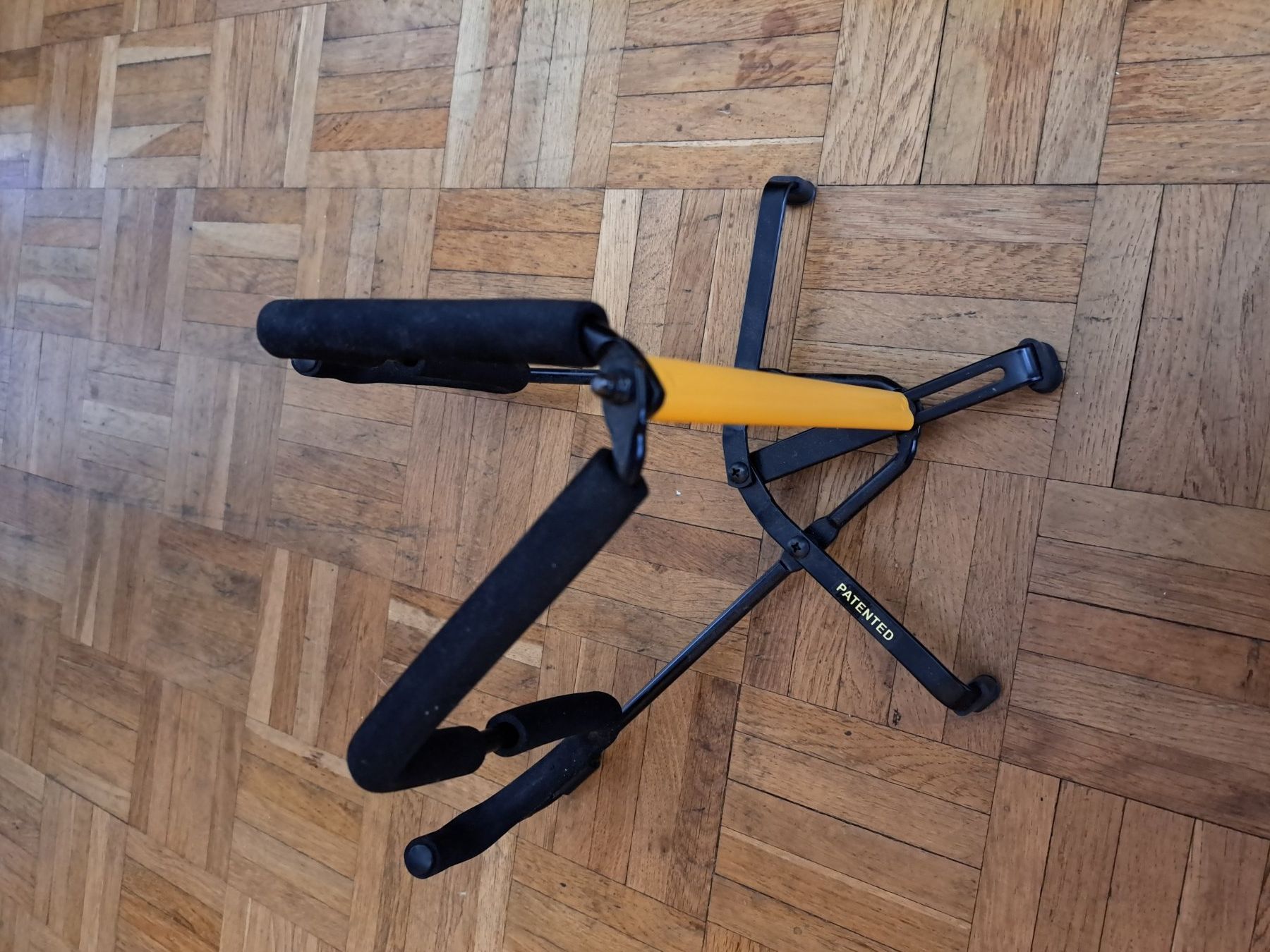 Thomann Strumenti musicali: Support pliable guitare électrique – Usato da Biel/Bienne venduto da hug94 1