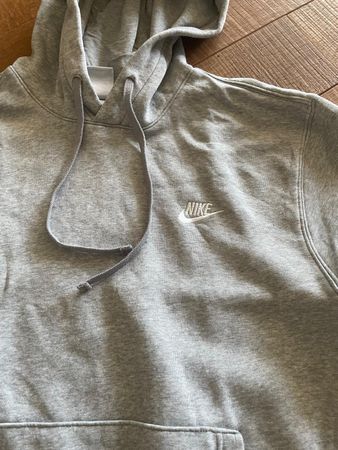 Grauer Nike Kapuzenpullover Grösse S guter Zustand
