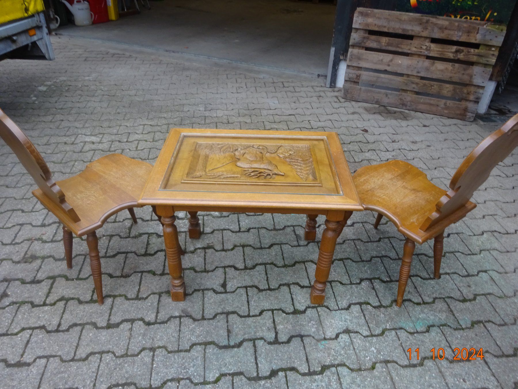 Tavoli: Tischli mit 2 Stühle – Usato da Stein AR venduto da Bienli4 8