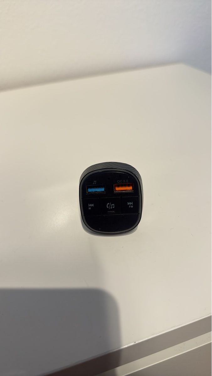 Unità & Adattatore: Neuwertiger Clydek Bluetooth FM Transmitter KFZ Adapter 49 – Usato da Steffisburg venduto da mar_cf2f