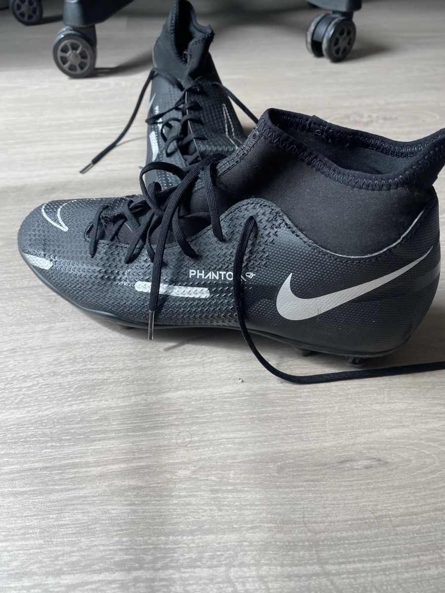 Nike Herrenschuhe: Fussballschuhe Nike Phantom Grösse 42 – Gebraucht aus Zollikofen von eli_82mn 1