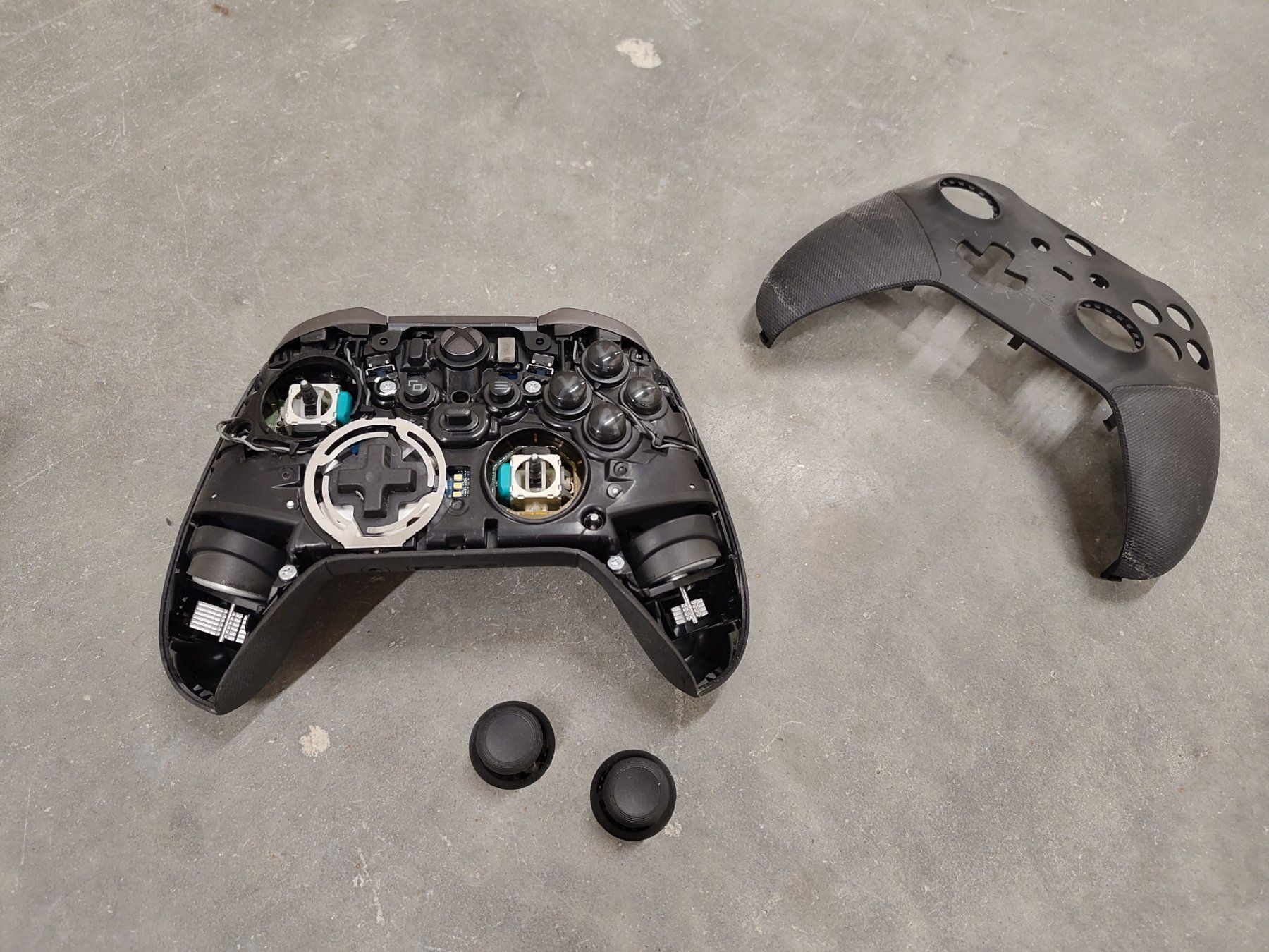 Microsoft Controller: Xbox elite Serie 2 (cassé) – Difettoso da Sion venduto da val_5kfb 1