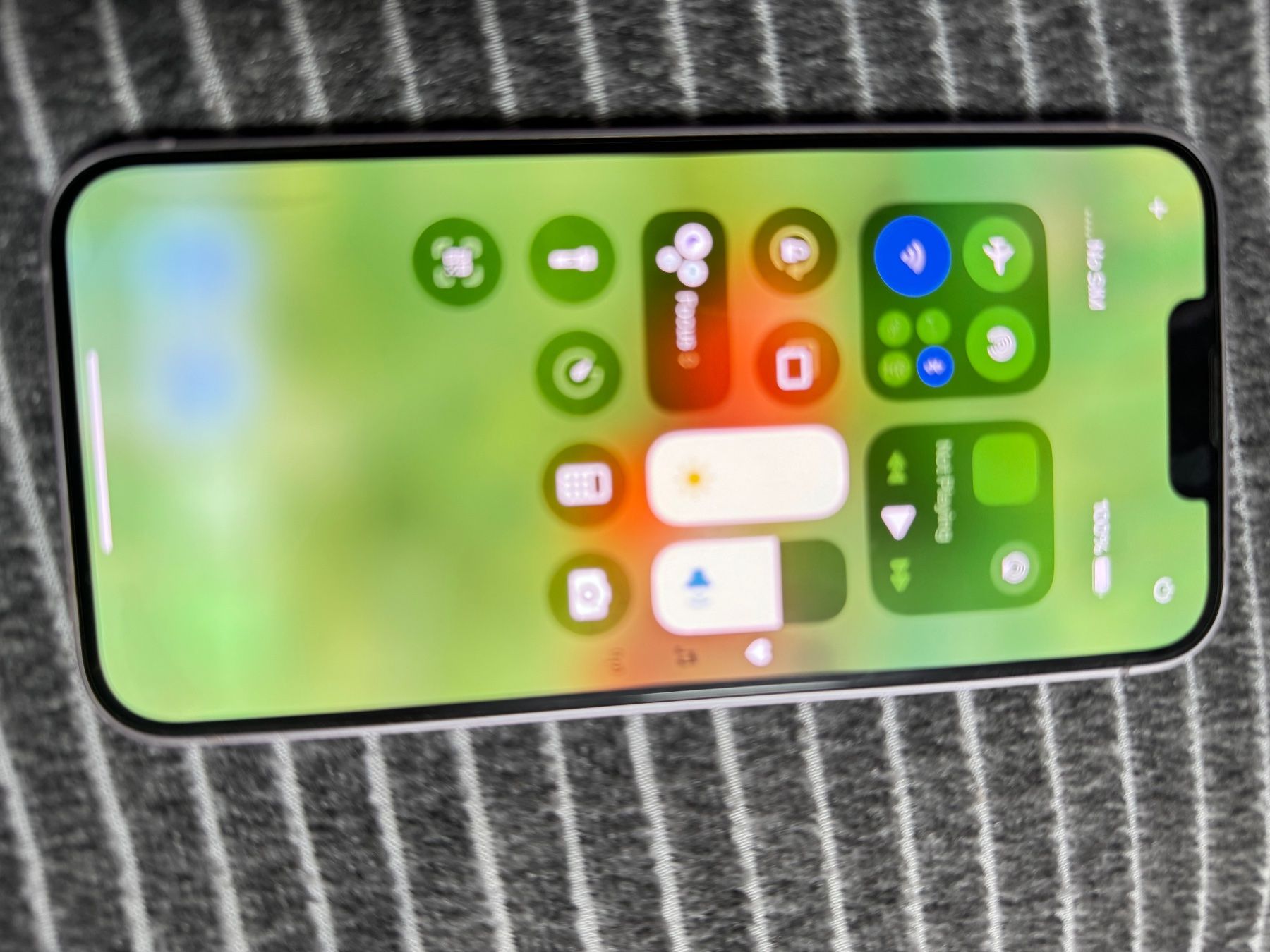 Realme Telefoni cellulari / Smartphones: iPhone 14 - 128GB Purple -great condition – Usato da Stäfa venduto da oan_q8mk 3