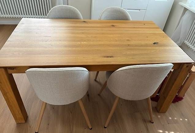 Tavoli: Tisch Holz massiv mit 4 Stühlen – Usato da Roggliswil venduto da Dreilauben 2