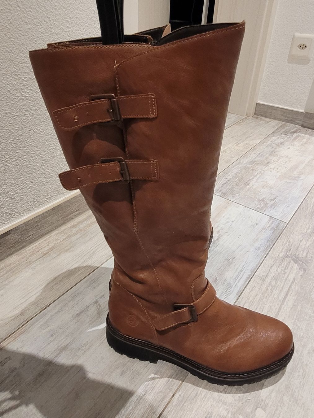 Scarpe da donna: stivali REMONTE n. 40 – Usato da Giubiasco venduto da A.B00 7