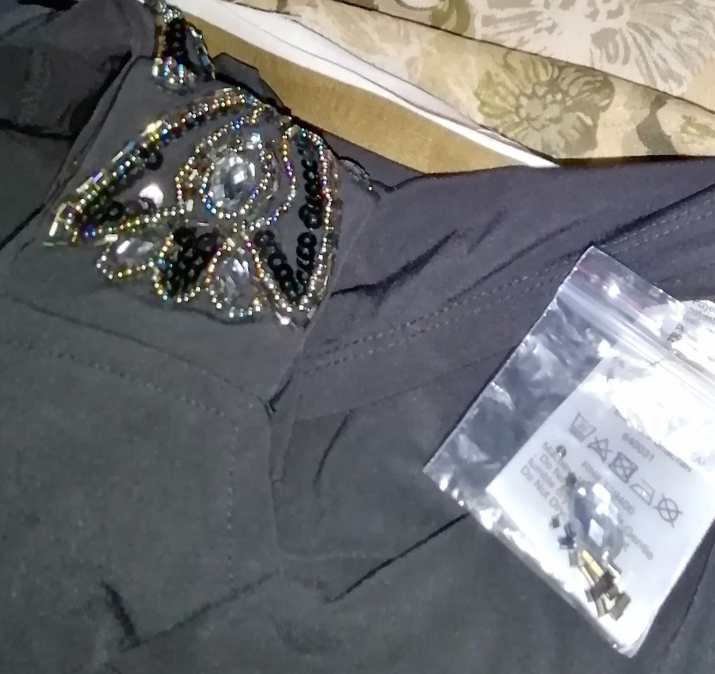 Top: splendide festliches Retro Shirt mit Strasssteinen – Nuovo (secondo la descrizione) da Corcelles-près-Payerne venduto da RxOne_Krs 9