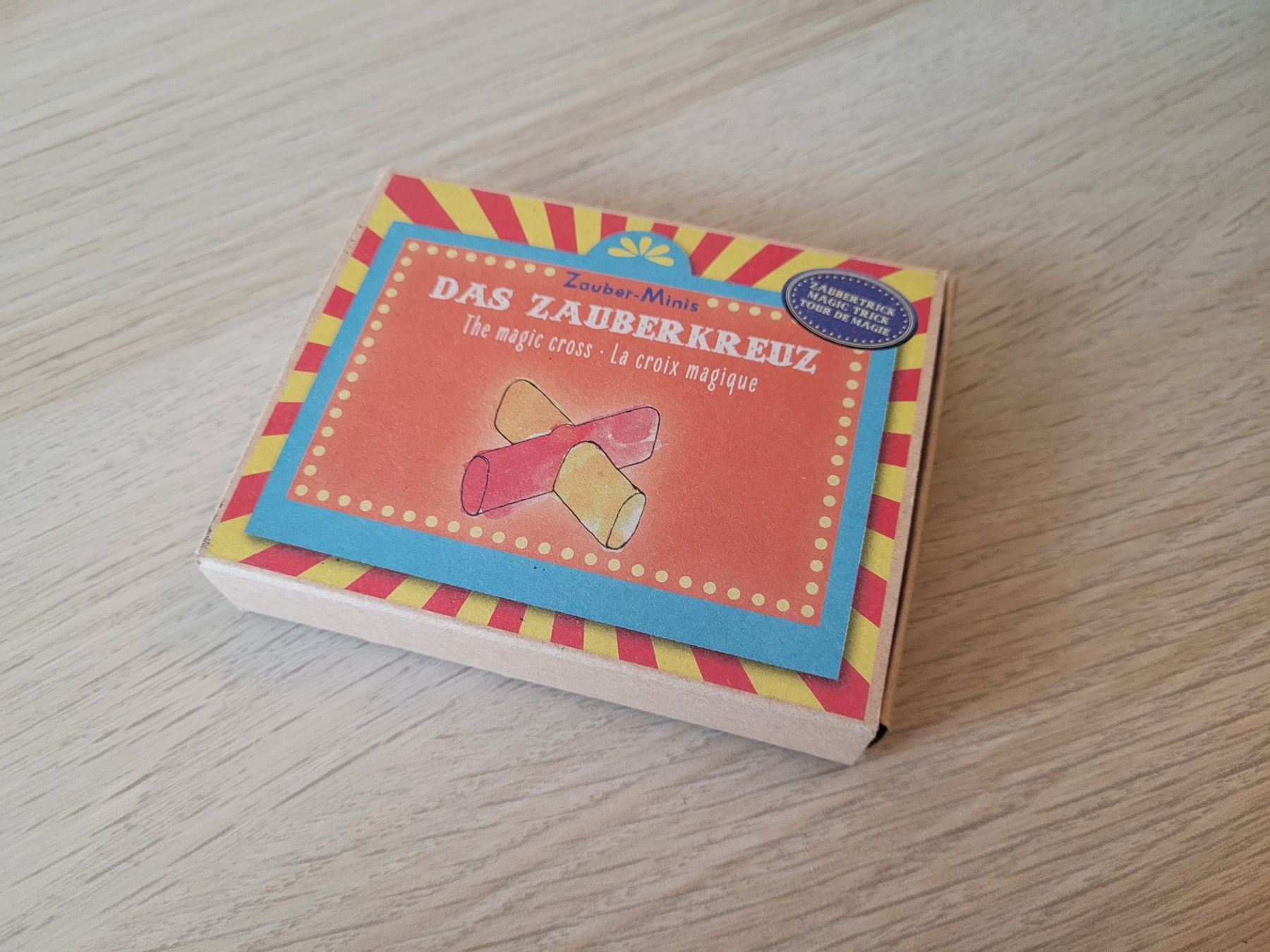 Spiele: 52 Zaubertricks("50 tolle Zaubertricks" + zwei weitere) – Gebraucht aus Spiez von Aprikose25 7