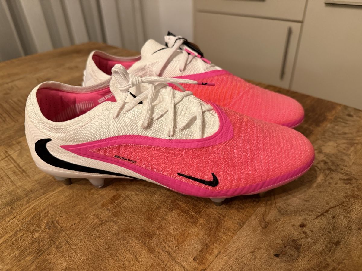 Nike Chaussures hommes: Nike Phantom low – Neuf avec emballage d'origine à Holderbank AG par dar_kx2h