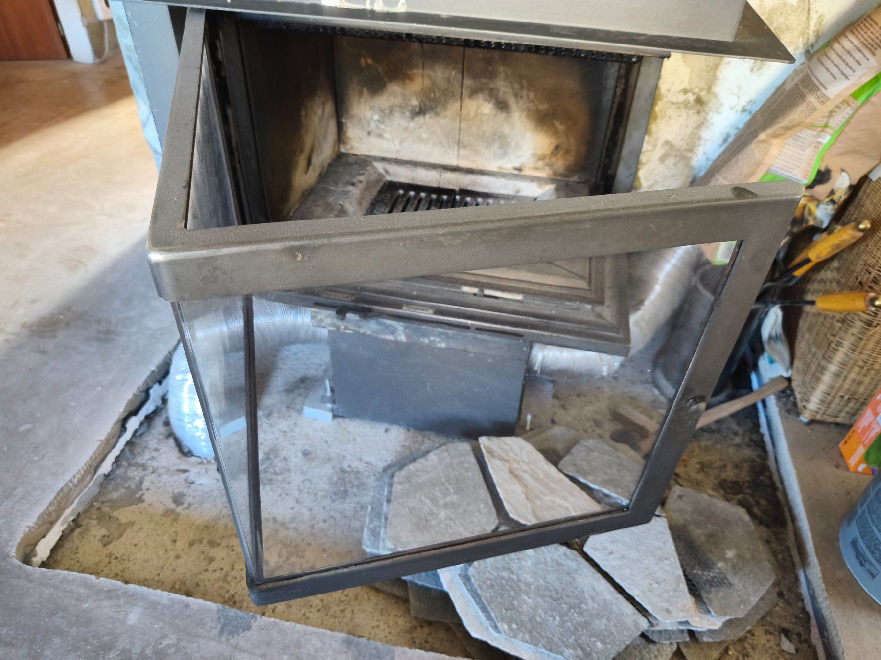 Camini: Insert cheminée de salon Frei Eco 100 – Usato da Fribourg venduto da Chien0 2