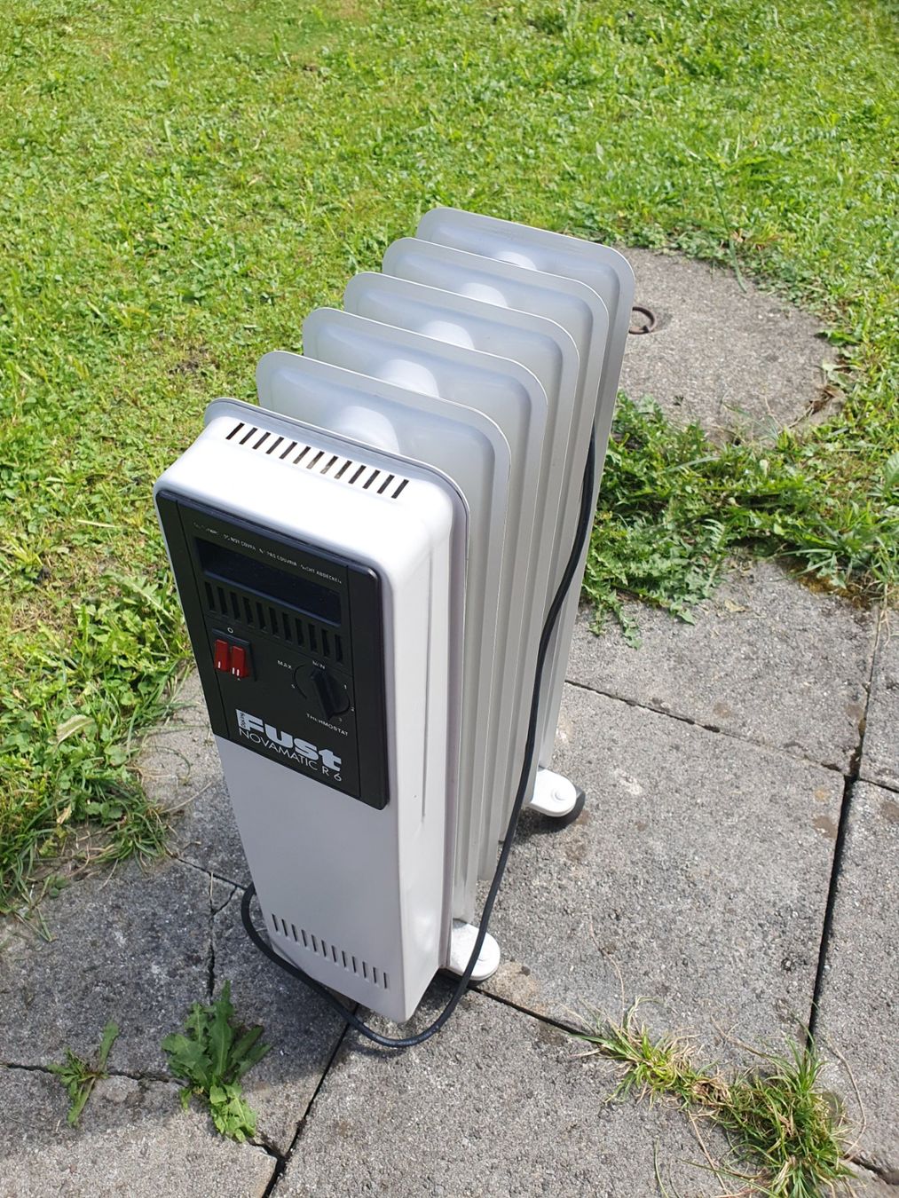 Radiatori: Elektro-Heizkörper – Usato da Haag (Rheintal) venduto da sch_2zy9