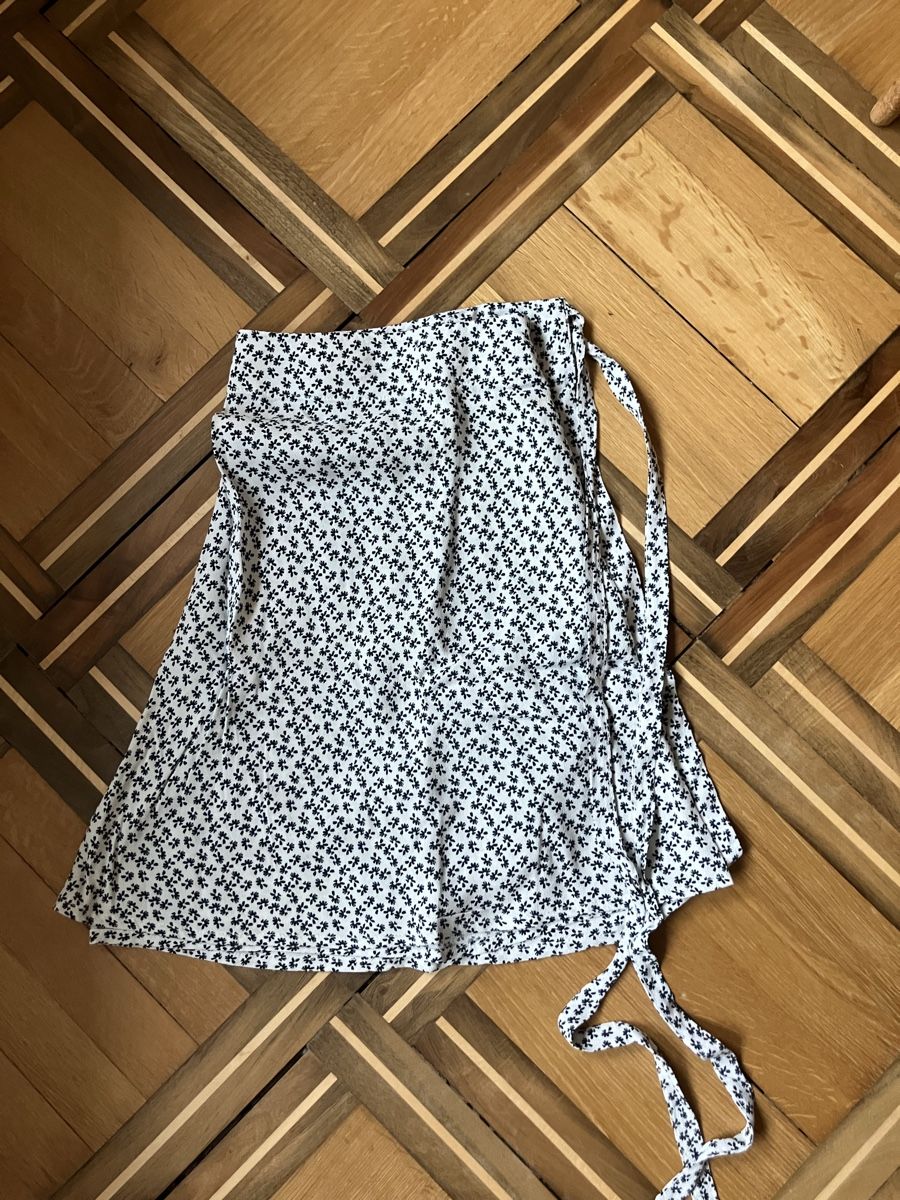Brandy Melville Gonne: Wickelrock – Usato da Zürich venduto da annalaila