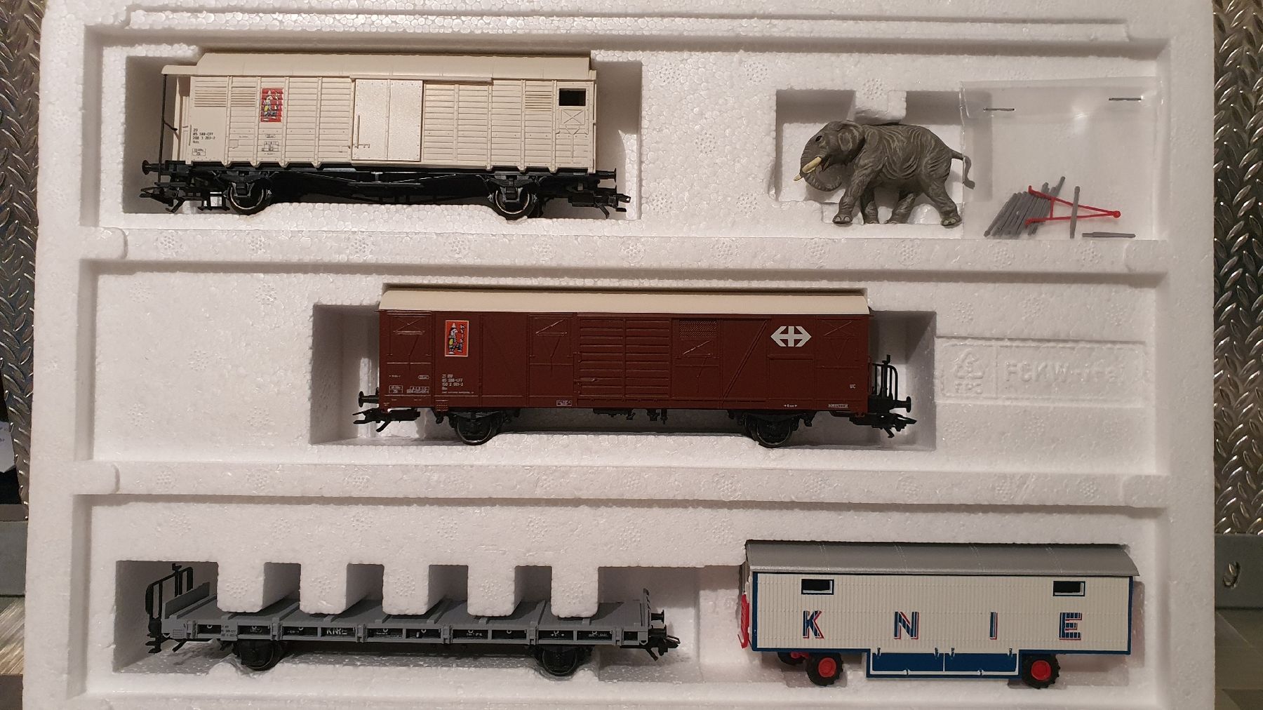 Märklin Modellini di ferrovie: MÄRKLIN 4898 GÜTERWAGEN SET  – Usato da Männedorf venduto da Modellbau-wyss