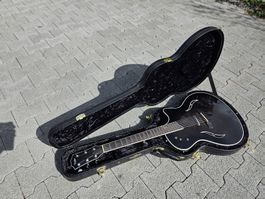 Halbakustische Taylor Gitarre F5-S1