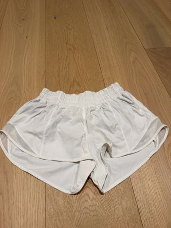 Lulu lemon shorts white