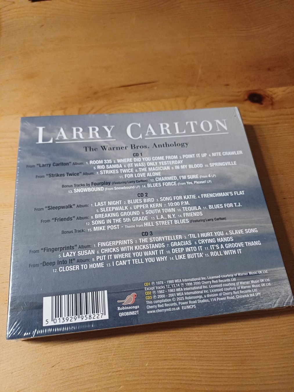 CD: Larry Carlton - The Warner Bros. Anthology (3 CD-Box-Set) – Nuovo e nell'imballaggio originale da Jona venduto da Rreto71 1